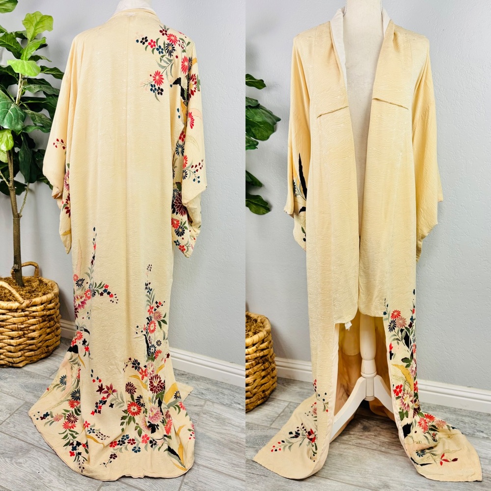 Vintage Authentic Japanese Long Ivory Cream Kimono